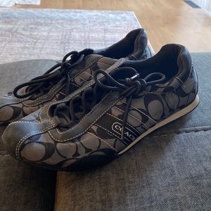 Black coach tennis shoes